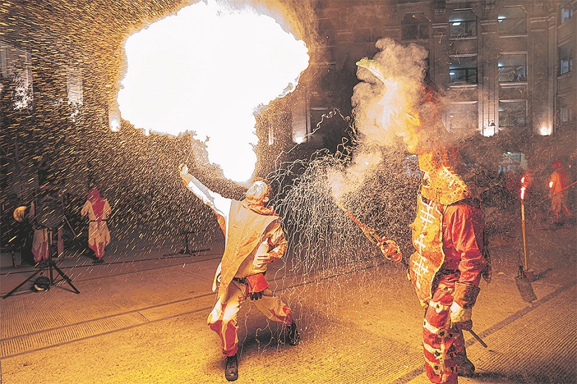 Alcoy celebra el 9 d'Octubre con orgullo, cultura y reivindicación