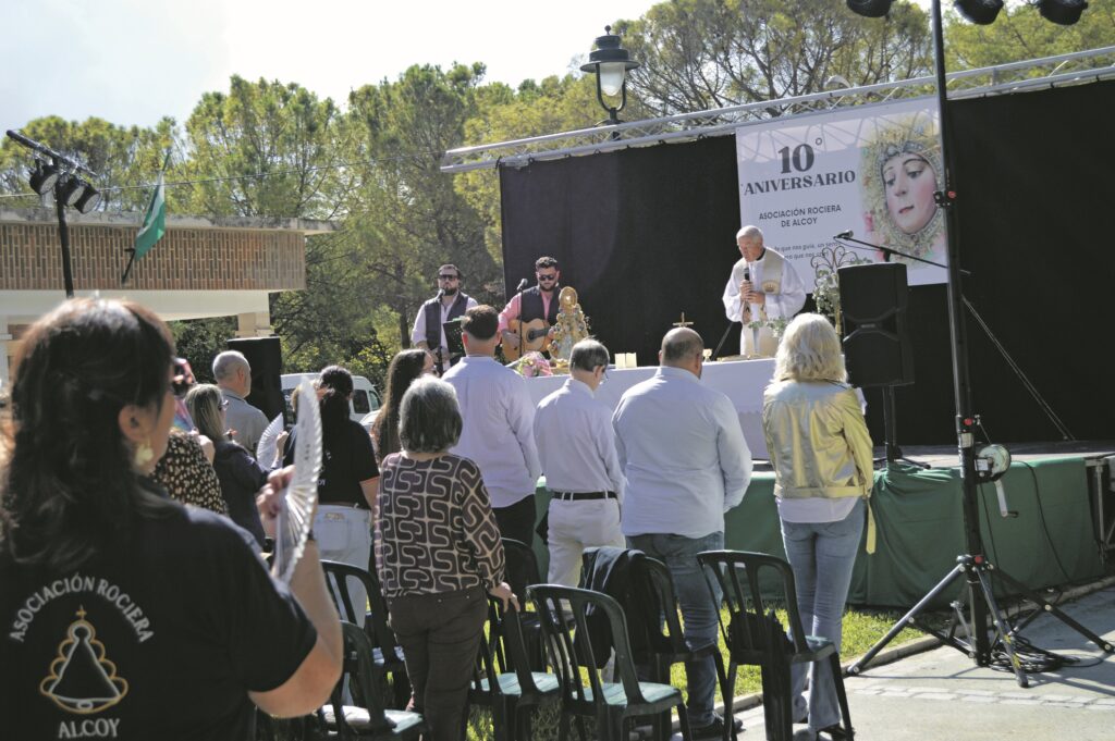 L'Associació Rociera d'Alcoi ha celebrat el seu desé aniversari