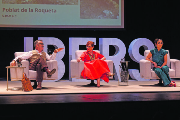 La Dependent trae de vuelta a Alcoy su última comedia ‘Ibers’