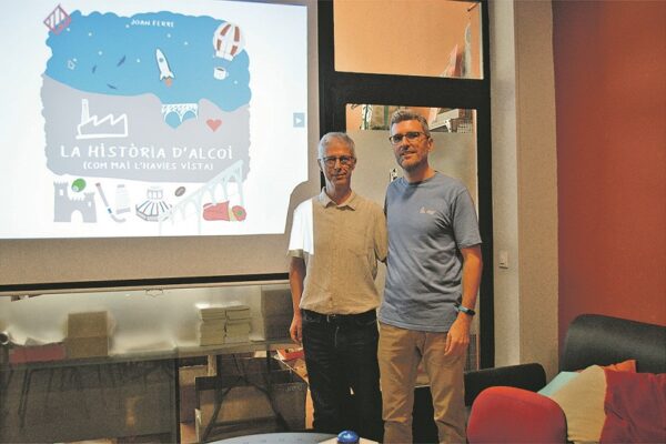 Detroit ha acollit la presentació del llibre ‘La història d’Alcoi’ de Joan Ferre