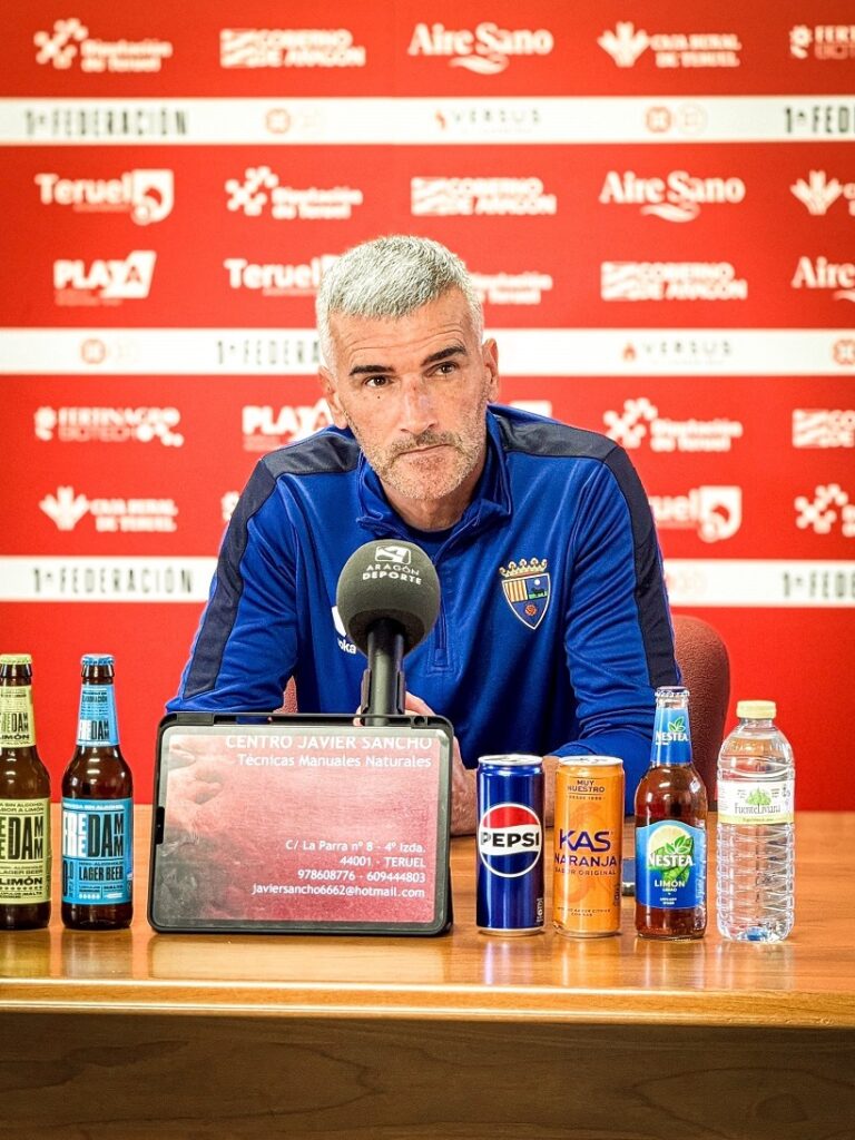 “No era l'entrenador de la propietat i em vaig equivocar renovant”