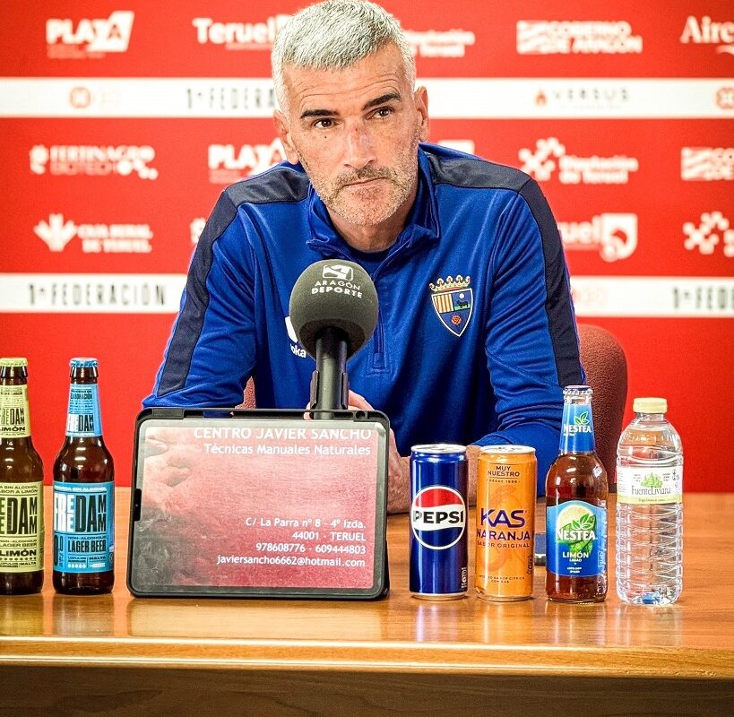 “No era el entrenador de la propiedad y me equivoqué renovando”