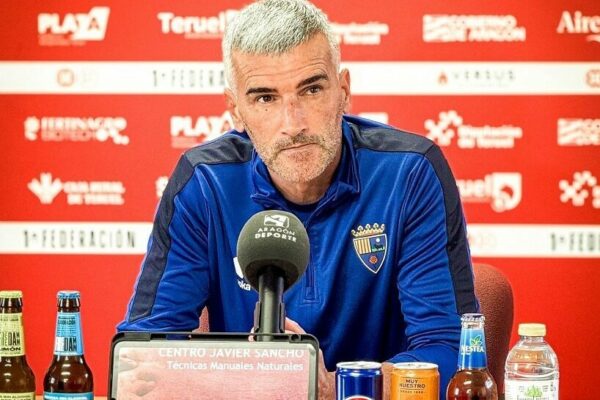 “No era l'entrenador de la propietat i em vaig equivocar renovant”