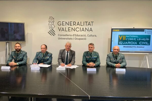 Educación suscribe un protocolo de actuación con la Guardia Civil para promover la formación en ciberseguridad entre los escolares
