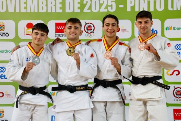 Gaizka Porras es penja la medalla de bronze en el Campionat d'Espanya