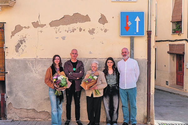 Benillup dedica la seua plaça principal a la matrona Càndida Beneito