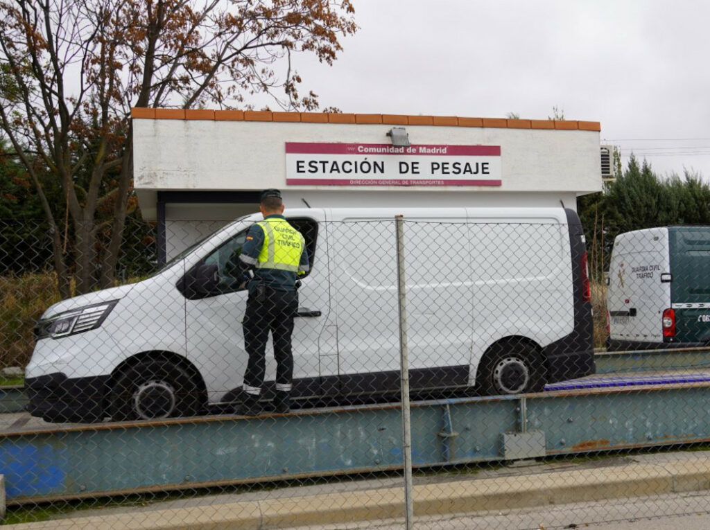 Alcoi s'uneix a la campanya de la DGT amb controls intensius a furgonetes durant la setmana del Black Friday