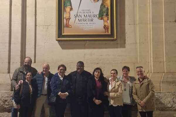 La col·locació del cartell va obrir els actes dedicats a Sant Maure