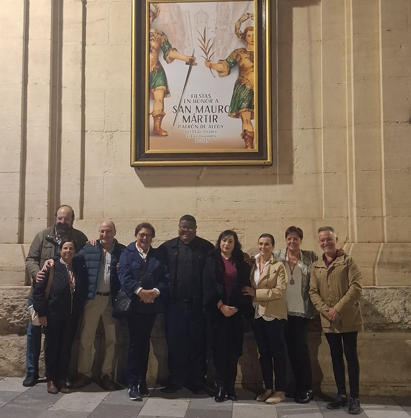 La col·locació del cartell va obrir els actes dedicats a Sant Maure