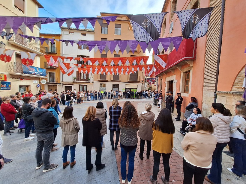 Les poblacions recorden amb emoció a les víctimes de la DANA