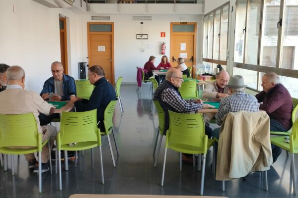 Alcoi enfoca la Setmana de la Convivència de les Persones Majors en la salut, el benestar emocional i l'aprenentatge