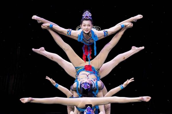 El Circ Acrobàtic de la Xina arriba al Calderón