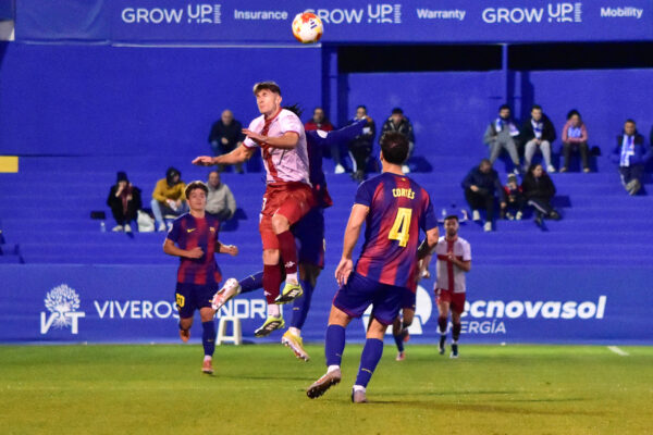 Un Alcoyano que ha puesto la directa despide el año frente al Girona B