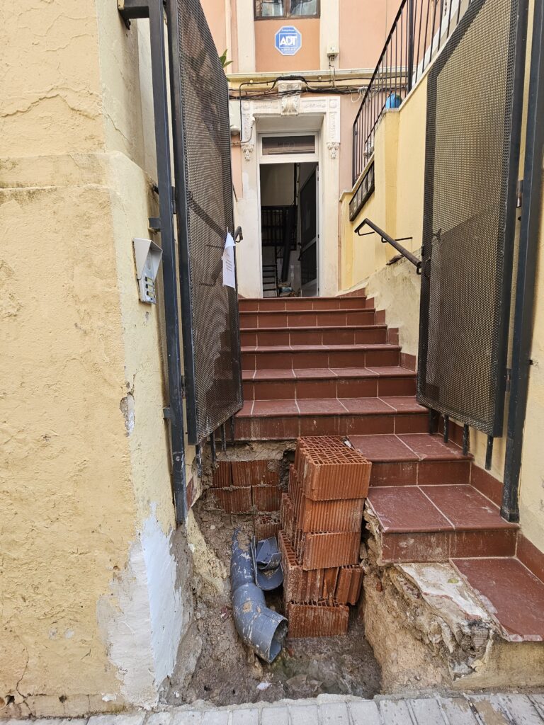 Denuncien que fa dies que no poden utilitzar els banys