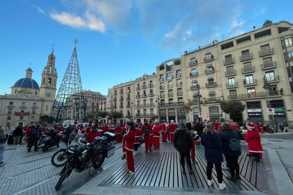 El ambiente navideño entra de lleno en las calles de la ciudad