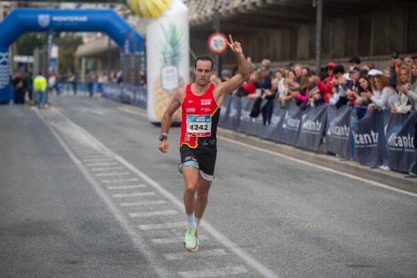 Eric Baena, 19é de la general en l'històric I Marató Elx-Alacant