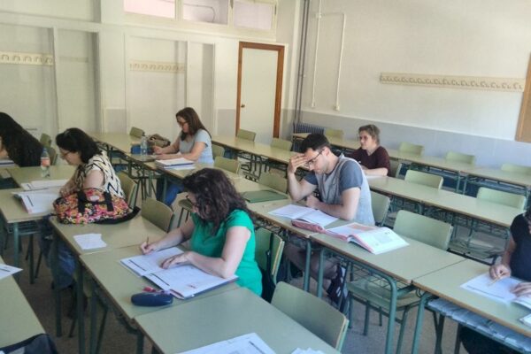 L'Ajuntament d'Alcoi obri la matrícula dels cursos de valencià