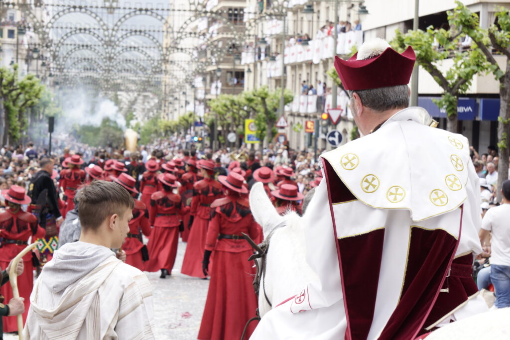 L'Associació de Sant Jordi convoca el concurs per a renovar el vestit del Mossén Torregrossa