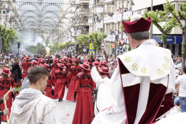 L'Associació de Sant Jordi convoca el concurs per a renovar el vestit del Mossén Torregrossa
