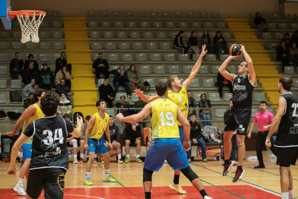 Carlos Pérez, el liderazgo y compromiso al servicio del NB Alcoi