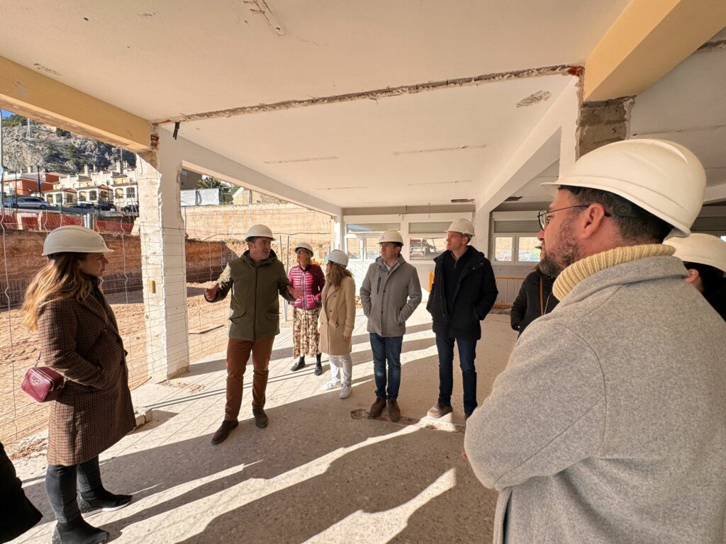 El Ayuntamiento de Alcoy supervisa el avance de las obras del IES Andreu Sempere, con el objetivo de iniciar el curso en septiembre