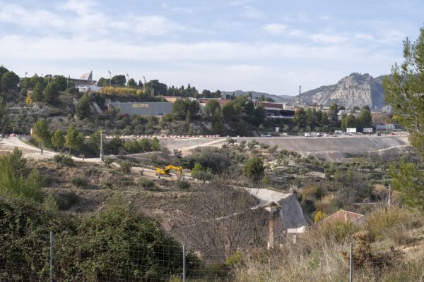 L'entrada sud es renova per a integrar la ciutat amb l'entorn del Molinar
