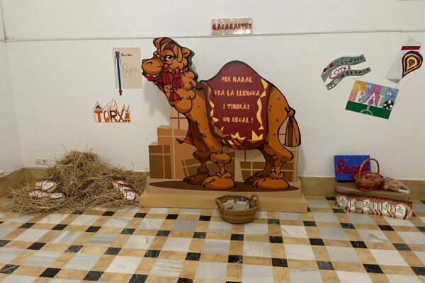 Alcoi celebra 35 anys de Nadal en valencià amb una gran exposició interactiva i retrospectiva