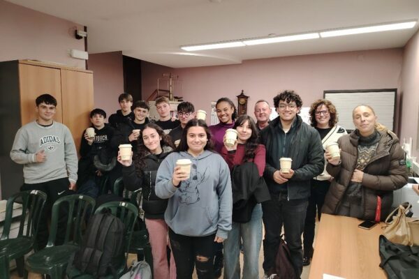 Estudiantes de finanzas visitan la OMIC de Alcoy