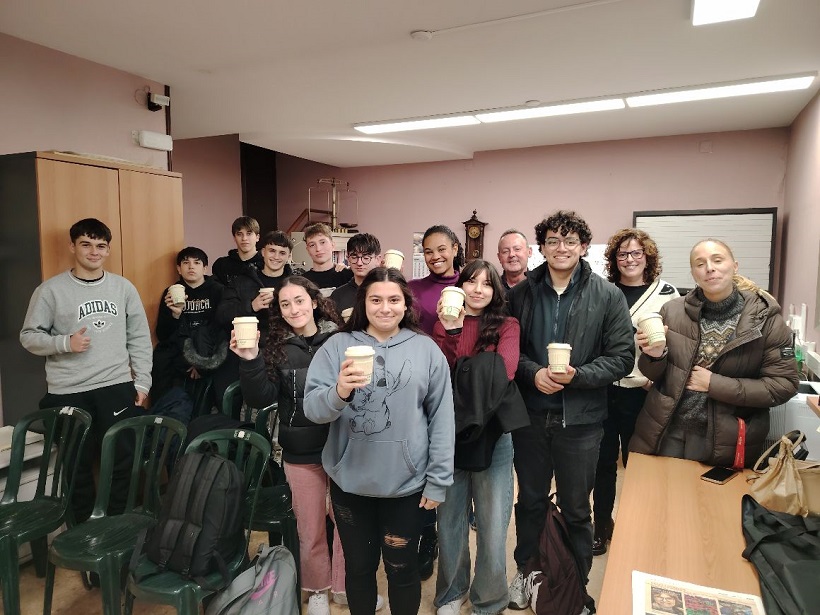 Estudiantes de finanzas visitan la OMIC de Alcoy