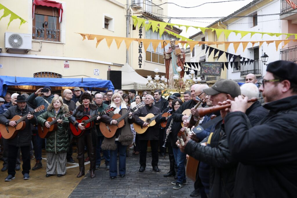 Muro arranca la Fireta de Sant Antoni amb el programa pendent de l’oratge