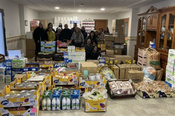 Banyeres i Bocairent lliuren aliments al centre Sant Francesc d’Assís