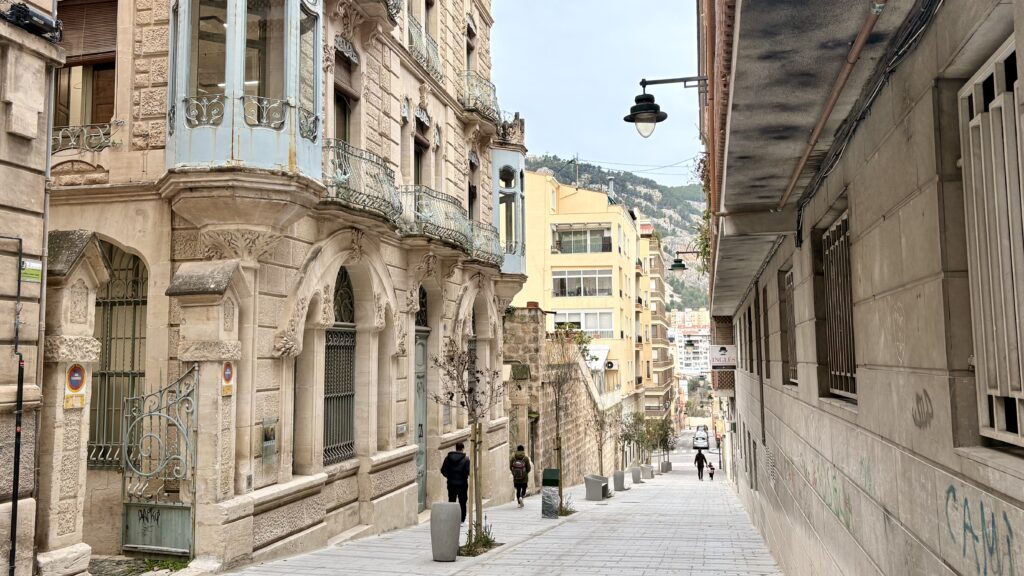 Les obres de Joan Cantó consoliden el nou model de prioritat per als vianants en el Centre