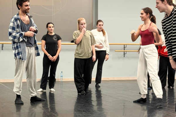 Isaac Montllor, mestre a casa