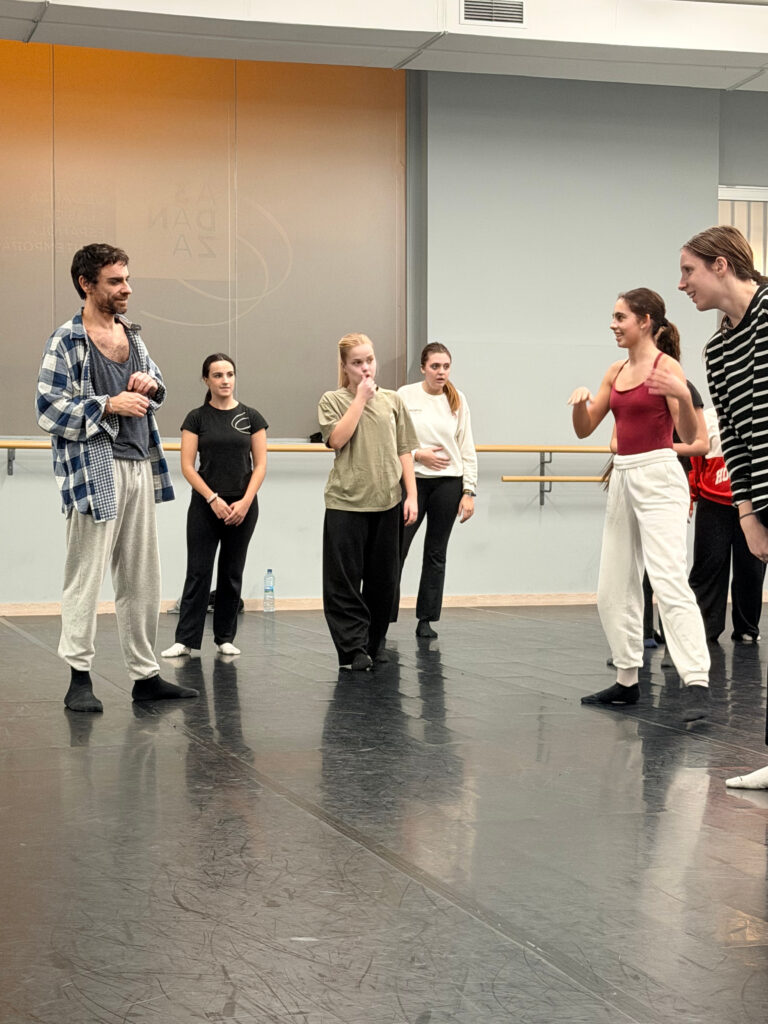 Isaac Montllor, mestre a casa