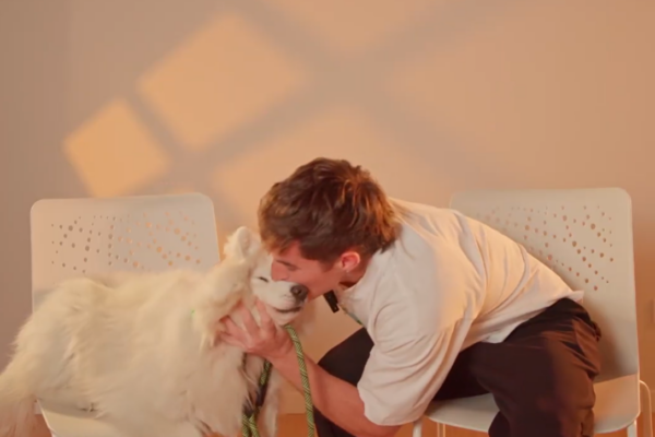 'Tenemos que vernos más', sobre el uso de las pantallas