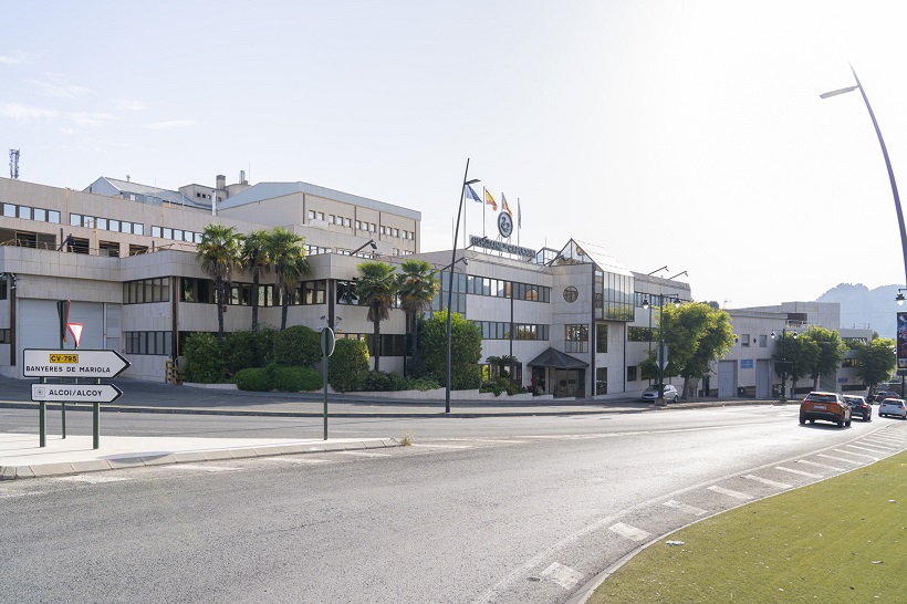 La contratación en el sector industrial aumentó casi dos puntos el pasado 2025