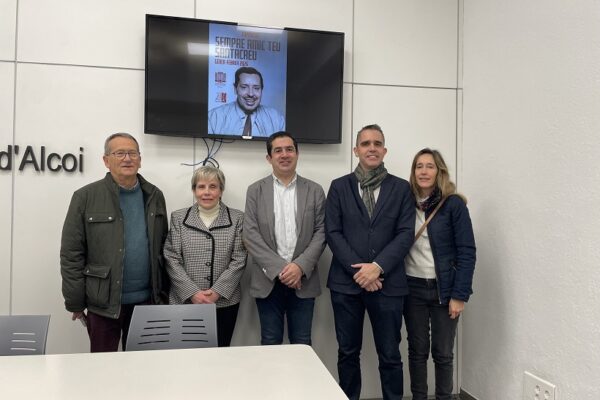 Alcoi homenatjarà a Armando Santacreu