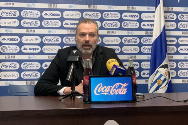 El Alcoyano publica un comunicado ante la proliferación de "insultos" y "calumnias"