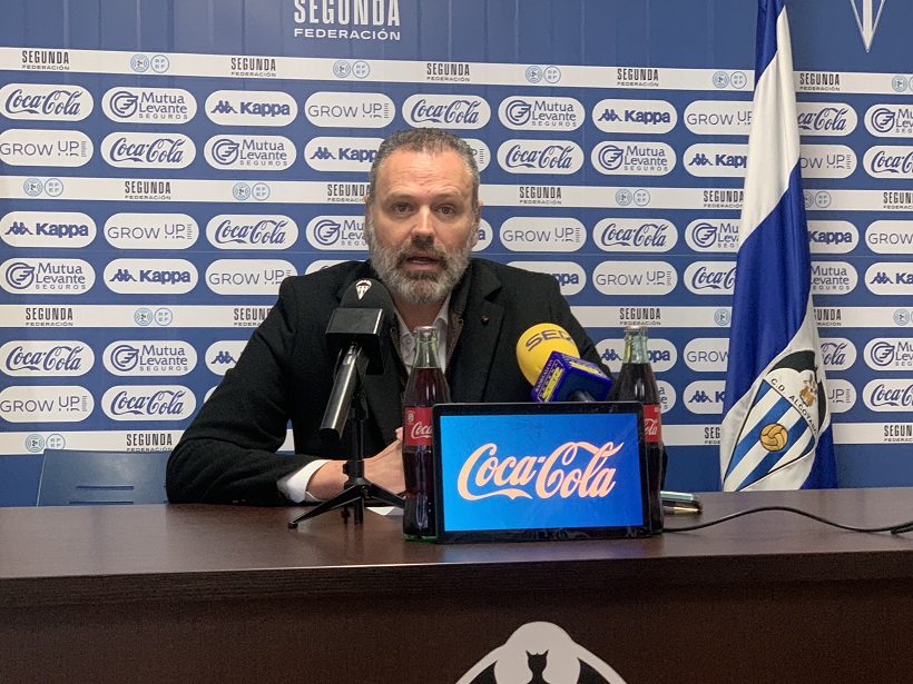 El Alcoyano publica un comunicado ante la proliferación de "insultos" y "calumnias"