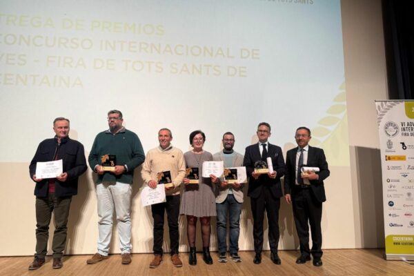 Casa Mediterráneo premio embajador del AOVE del VI Forum de Cocentaina.
