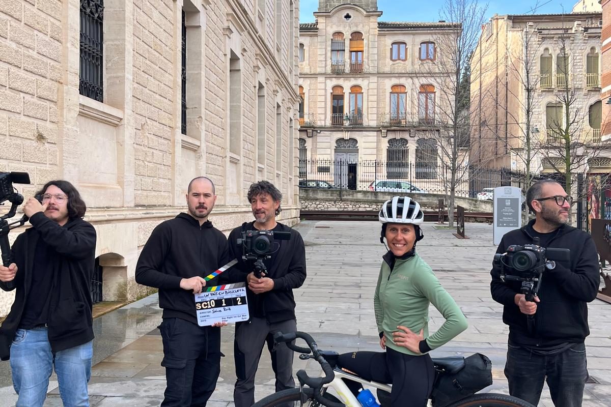 Alcoi es promociona en el programa televisiu ‘Un país en bicicleta’