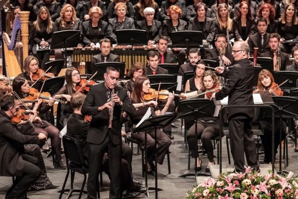 Més de cent artistes protagonitzen el concert sobre música de cinema