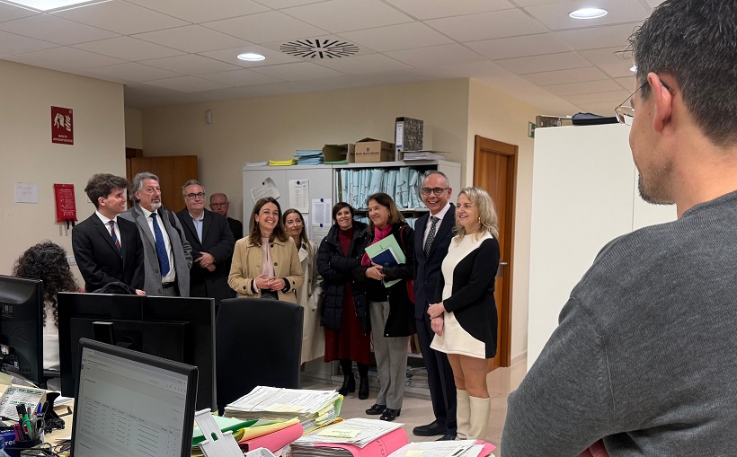 Núria Martínez conclou a Ibi la ronda de visites als jutjats